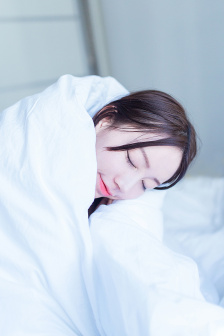 女长期自慰不伸进去导致漏尿